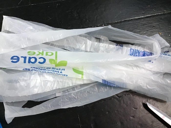 用塑料袋做环保手提包,拯救海洋的DIY教程-第7张图片-趣作屋 用塑料袋做环保手提包,拯救海洋的DIY教程-第7张图片-趣作屋