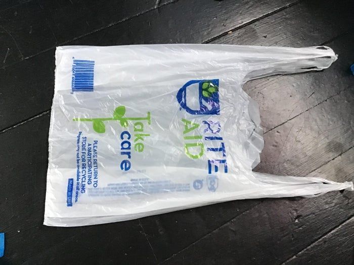 用塑料袋做环保手提包,拯救海洋的DIY教程-第4张图片-趣作屋 用塑料袋做环保手提包,拯救海洋的DIY教程-第4张图片-趣作屋