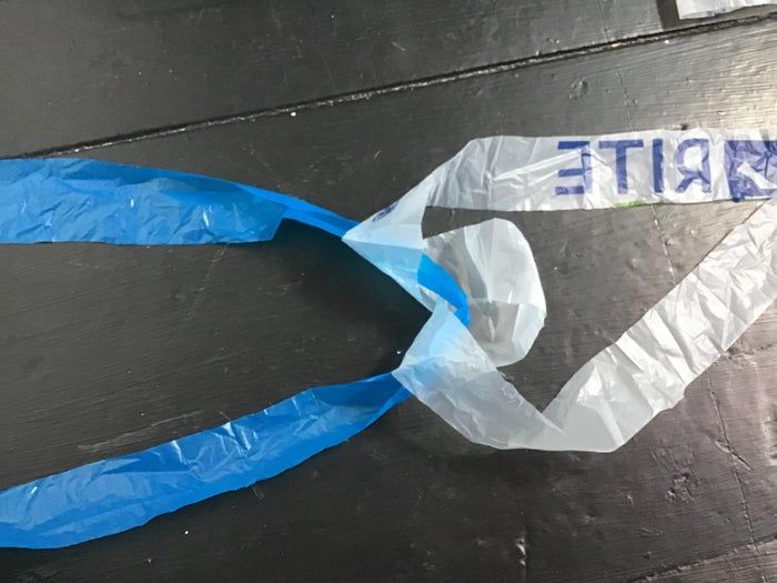 用塑料袋做环保手提包,拯救海洋的DIY教程-第10张图片-趣作屋 用塑料袋做环保手提包,拯救海洋的DIY教程-第10张图片-趣作屋