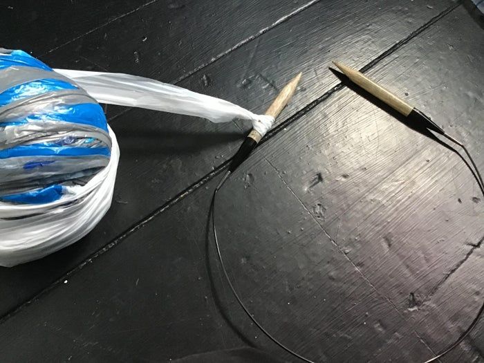 用塑料袋做环保手提包,拯救海洋的DIY教程-第12张图片-趣作屋 用塑料袋做环保手提包,拯救海洋的DIY教程-第12张图片-趣作屋