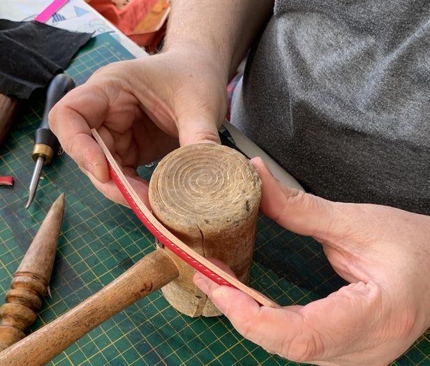 用皮革边角料DIY可调节手链教程-第15张图片-趣作屋