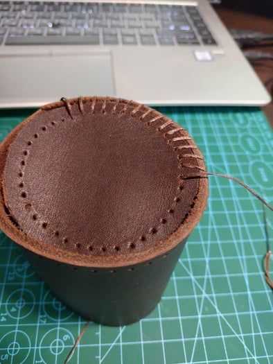 手工制作圆柱形皮革收纳套教程，简单实用的DIY方法-第11张图片-趣作屋