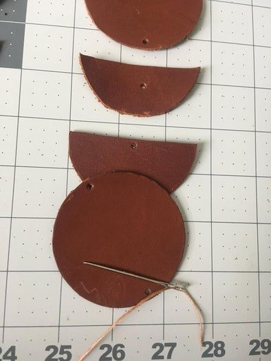 DIY皮革月亮挂饰制作教程，轻松打造创意家居装饰-第8张图片-趣作屋