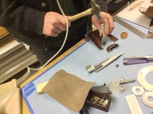 用旧材料手工制作专属工具皮套教程-第20张图片-趣作屋