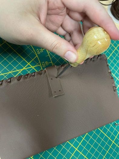 超简单手工皮革笔记本制作教程，环保又个性！-第27张图片-趣作屋