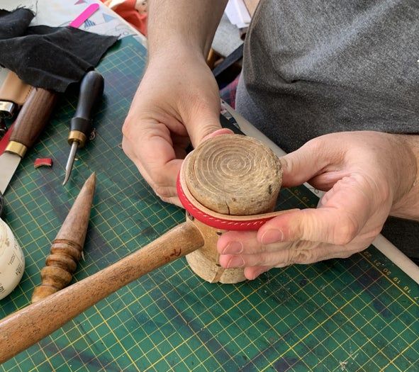 用皮革边角料DIY可调节手链教程-第16张图片-趣作屋