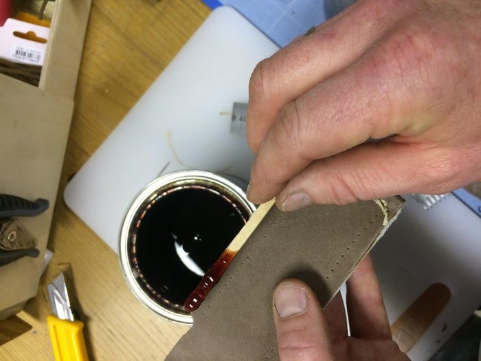 用旧材料手工制作专属工具皮套教程-第25张图片-趣作屋