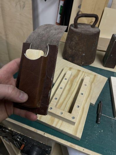 用旧材料手工制作专属工具皮套教程-第16张图片-趣作屋