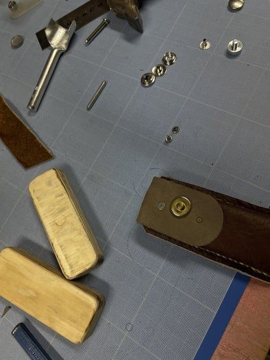 用旧材料手工制作专属工具皮套教程-第33张图片-趣作屋