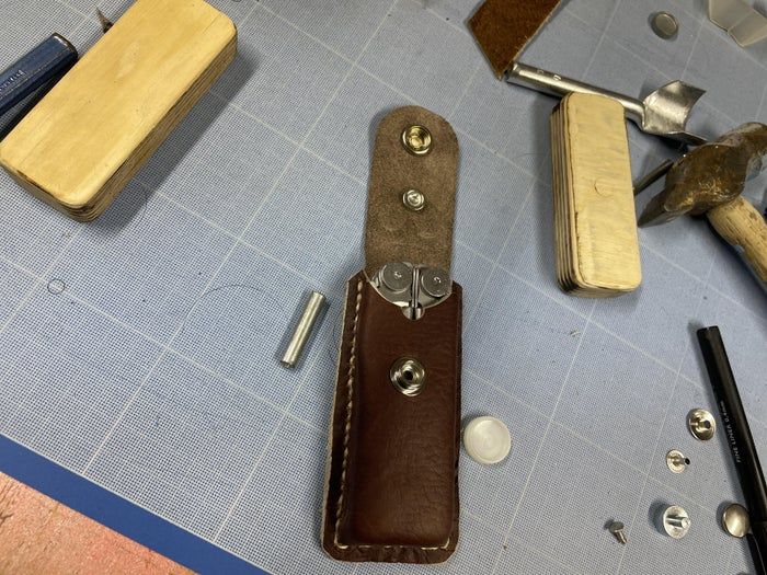 用旧材料手工制作专属工具皮套教程-第32张图片-趣作屋