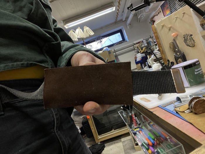 用旧材料手工制作专属工具皮套教程-第24张图片-趣作屋