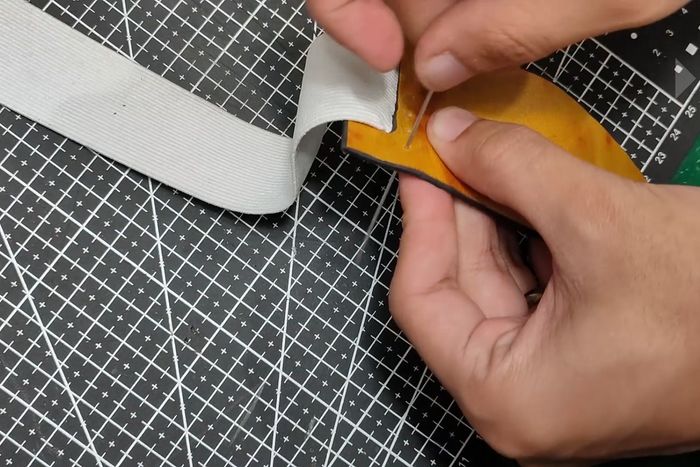 新手也能做！DIY皮质笔袋教程，轻松收纳你的文具-第8张图片-趣作屋