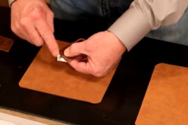 新手也能学会的皮具隔热垫手工制作教程-第12张图片-趣作屋
