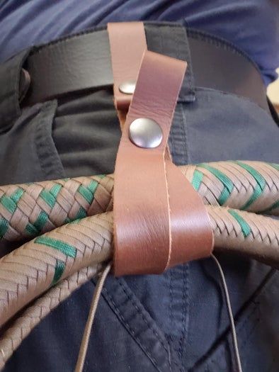 手工制作实用鞭套教程，轻松携带你的鞭子-第6张图片-趣作屋