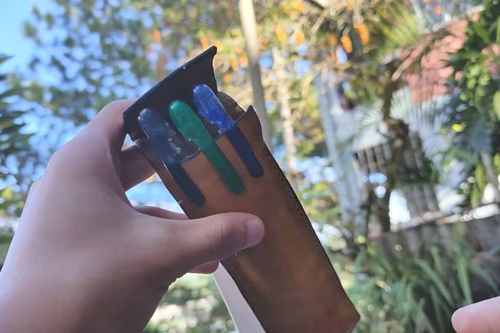 新手也能做！DIY皮质笔袋教程，轻松收纳你的文具-第17张图片-趣作屋