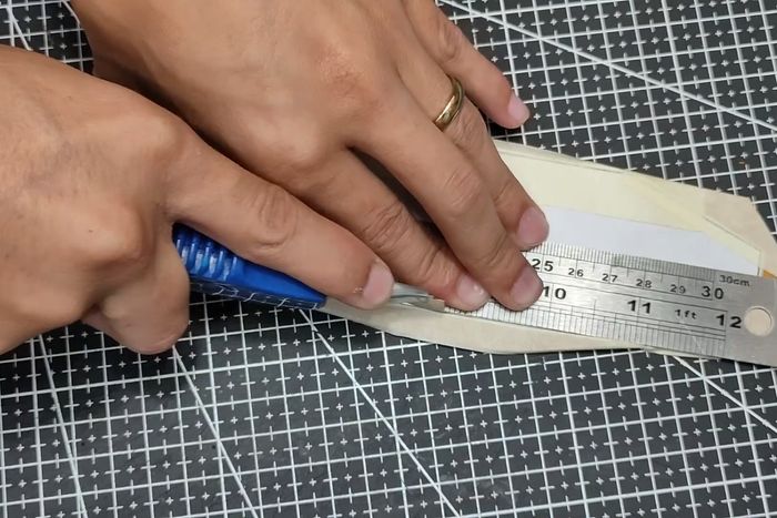 新手也能做！DIY皮质笔袋教程，轻松收纳你的文具-第5张图片-趣作屋