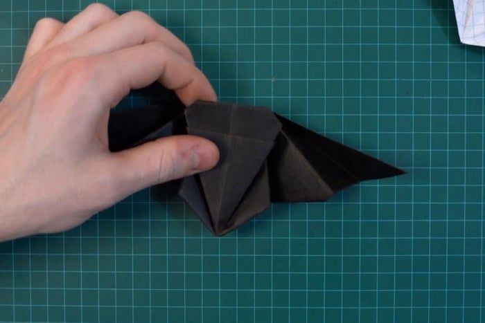 超简单折纸蝙蝠教程,万圣节装饰轻松做-第19张图片-趣作屋 超简单折纸蝙蝠教程,万圣节装饰轻松做-第19张图片-趣作屋