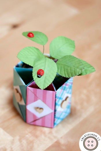 手工折纸铅笔筒教程:6岁宝宝也能做的可爱文具DIY-第2张图片-趣作屋 手工折纸铅笔筒教程:6岁宝宝也能做的可爱文具DIY-第2张图片-趣作屋