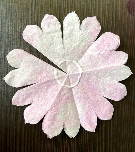 超低成本DIY咖啡滤纸花墙装饰教程，租房也能轻松上手-第16张图片-趣作屋