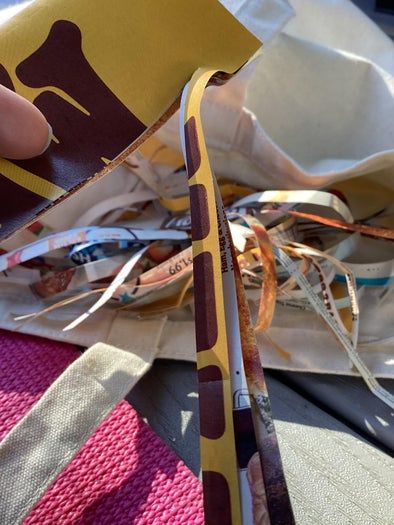 用旧报纸杂志DIY彩色字母手工教程-第9张图片-趣作屋 用旧报纸杂志DIY彩色字母手工教程-第9张图片-趣作屋