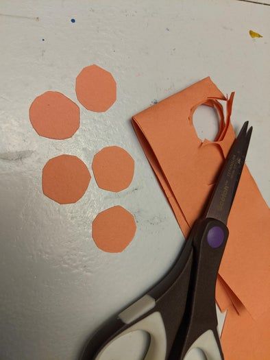 低成本手工制作白色纸花教程,轻松打造创意花束-第11张图片-趣作屋 低成本手工制作白色纸花教程,轻松打造创意花束-第11张图片-趣作屋