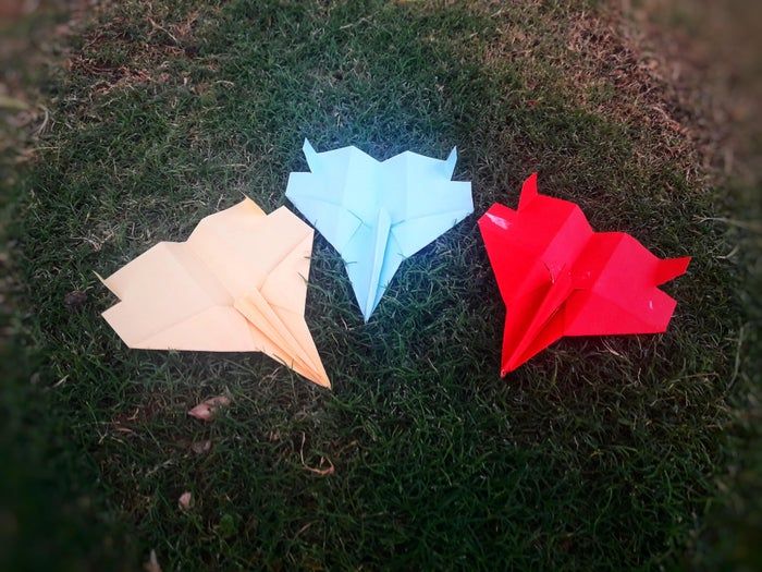 超简单F-15纸飞机折法教程,一扔能飞9米远-第1张图片-趣作屋 超简单F-15纸飞机折法教程,一扔能飞9米远-第1张图片-趣作屋