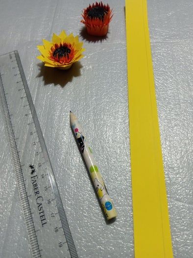 超详细手工纸花制作教程，零基础也能轻松上手！-第12张图片-趣作屋