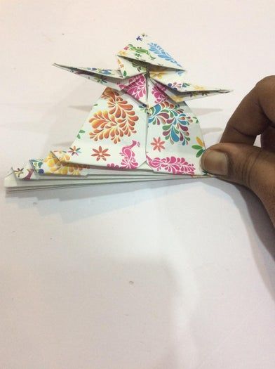 超详细折纸孔雀手工教程,零基础也能轻松学会-第23张图片-趣作屋 超详细折纸孔雀手工教程,零基础也能轻松学会-第23张图片-趣作屋