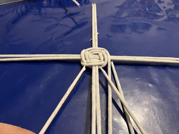 用旧报纸做手工编织篮子教程，简单易学环保又实用-第24张图片-趣作屋