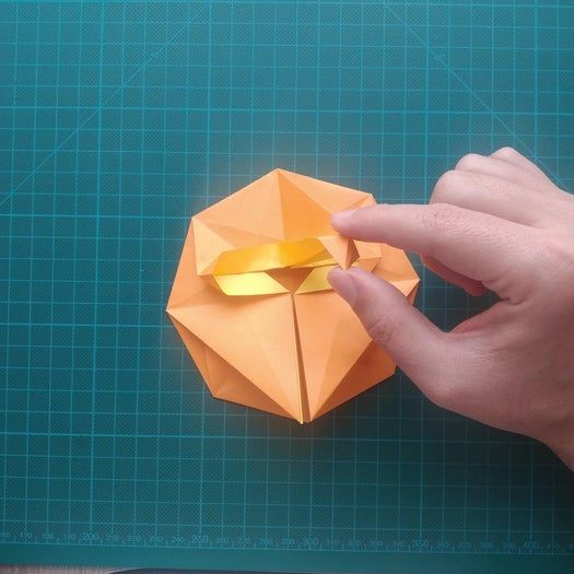 手工折纸教程：用20厘米彩纸折出π符号硬币折纸-第54张图片-趣作屋