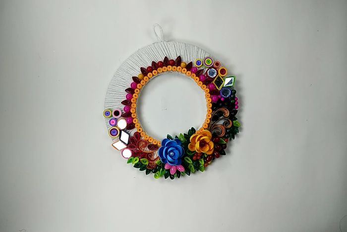 用回收材料做墙面挂饰，超简单纸艺卷手工教程-第25张图片-趣作屋