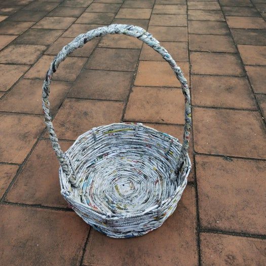 超详细纸艺花篮制作教程，用皱纹纸轻松DIY非洲菊花束-第38张图片-趣作屋