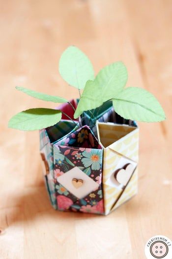 手工折纸铅笔筒教程:6岁宝宝也能做的可爱文具DIY-第14张图片-趣作屋 手工折纸铅笔筒教程:6岁宝宝也能做的可爱文具DIY-第14张图片-趣作屋