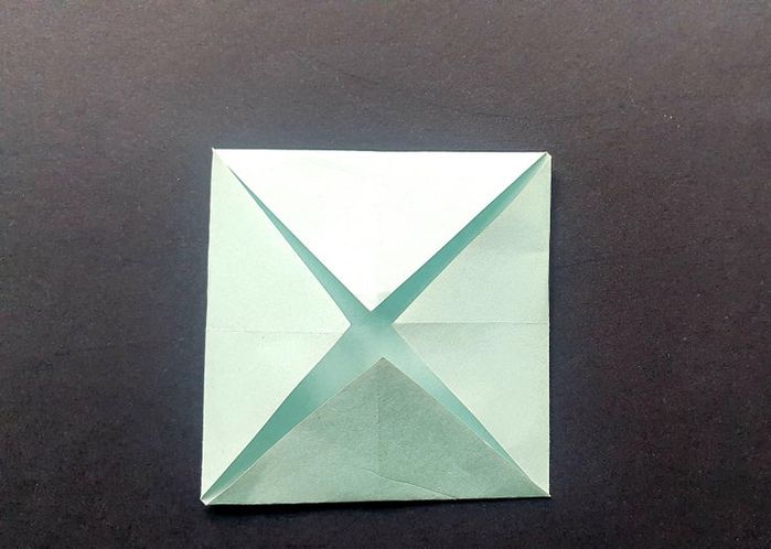 超简单折纸船教程:教你用方形纸折出实用小船-第5张图片-趣作屋 超简单折纸船教程:教你用方形纸折出实用小船-第5张图片-趣作屋