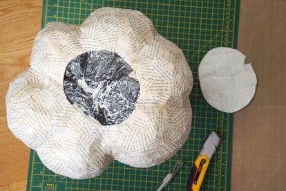 低成本手工制作万圣节南瓜灯教程-第15张图片-趣作屋 低成本手工制作万圣节南瓜灯教程-第15张图片-趣作屋