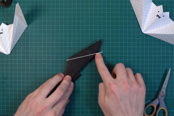 超简单折纸蝙蝠教程,万圣节装饰轻松做-第11张图片-趣作屋 超简单折纸蝙蝠教程,万圣节装饰轻松做-第11张图片-趣作屋