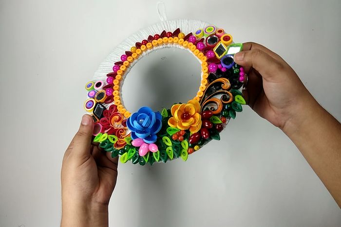 用回收材料做墙面挂饰，超简单纸艺卷手工教程-第22张图片-趣作屋