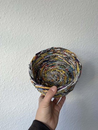 用旧报纸做手工编织篮子教程，简单易学环保又实用-第4张图片-趣作屋