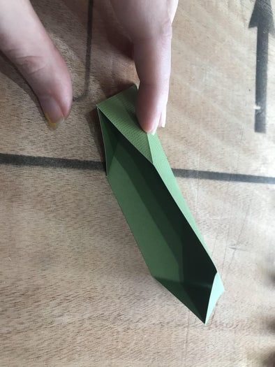 零基础也能轻松折出莲花折纸变体,附详细步骤与创意装饰-第11张图片-趣作屋 零基础也能轻松折出莲花折纸变体,附详细步骤与创意装饰-第11张图片-趣作屋