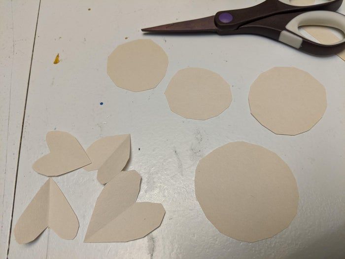 低成本手工制作白色纸花教程,轻松打造创意花束-第9张图片-趣作屋 低成本手工制作白色纸花教程,轻松打造创意花束-第9张图片-趣作屋