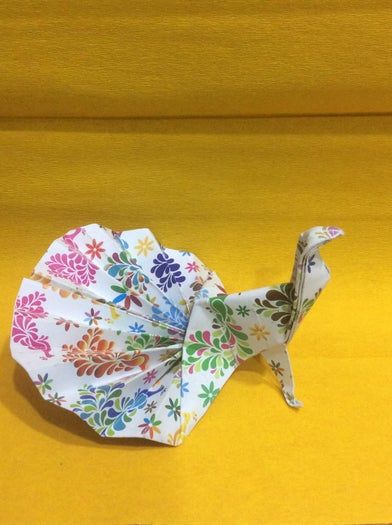 超详细折纸孔雀手工教程,零基础也能轻松学会-第1张图片-趣作屋 超详细折纸孔雀手工教程,零基础也能轻松学会-第1张图片-趣作屋