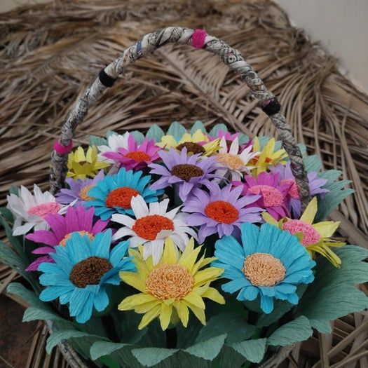 超详细纸艺花篮制作教程，用皱纹纸轻松DIY非洲菊花束-第2张图片-趣作屋