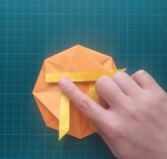 手工折纸教程：用20厘米彩纸折出π符号硬币折纸-第78张图片-趣作屋