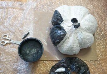 低成本手工制作万圣节南瓜灯教程-第7张图片-趣作屋 低成本手工制作万圣节南瓜灯教程-第7张图片-趣作屋