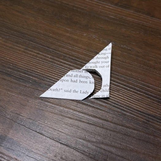 20分钟搞定！用旧书页手工制作纸玫瑰书签教程-第9张图片-趣作屋