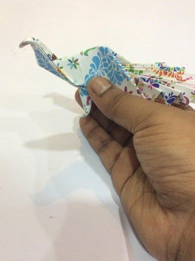 超详细折纸孔雀手工教程,零基础也能轻松学会-第30张图片-趣作屋 超详细折纸孔雀手工教程,零基础也能轻松学会-第30张图片-趣作屋