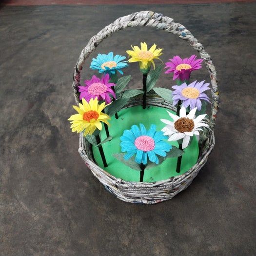 超详细纸艺花篮制作教程，用皱纹纸轻松DIY非洲菊花束-第63张图片-趣作屋