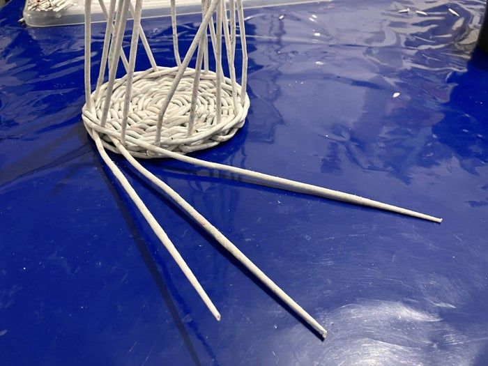 用旧报纸做手工编织篮子教程，简单易学环保又实用-第37张图片-趣作屋