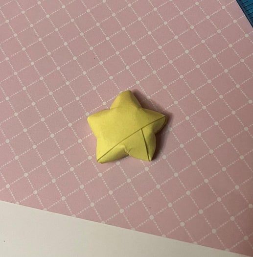 高效折纸星星教程：许愿好运的简单手工制作方法-第20张图片-趣作屋