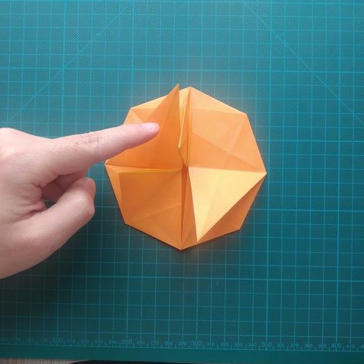 手工折纸教程：用20厘米彩纸折出π符号硬币折纸-第40张图片-趣作屋